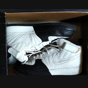 Air Force Jordans F 12 Size: 10.5